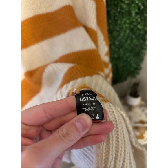 POL Chunky Knit Oversized Golden Brown Striped Turtleneck Sweater Size Medium - Picture 3 of 4